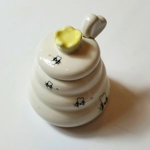 Bumblebee honey pot
